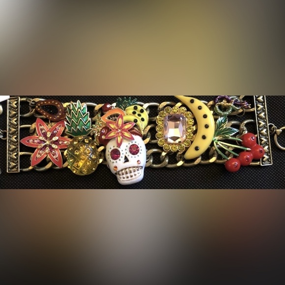 Betsey Johnson Women’s RIO Pink Sugar Skeleton Skulls Fruit Toggle Bracelet - Picture 2 of 14